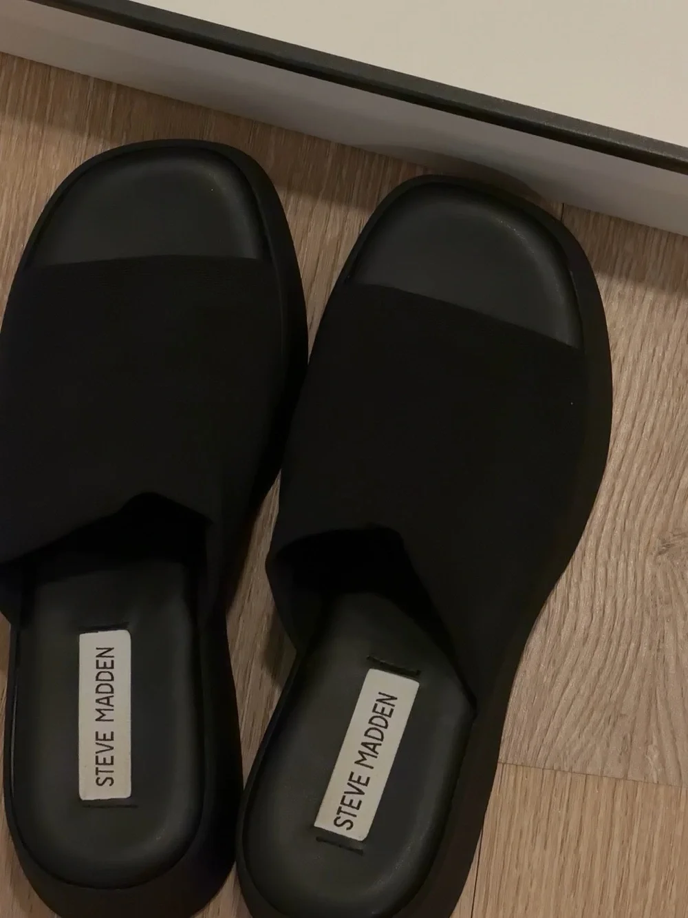 Steve Madden Slinky30 Black Platform Slide Sandals